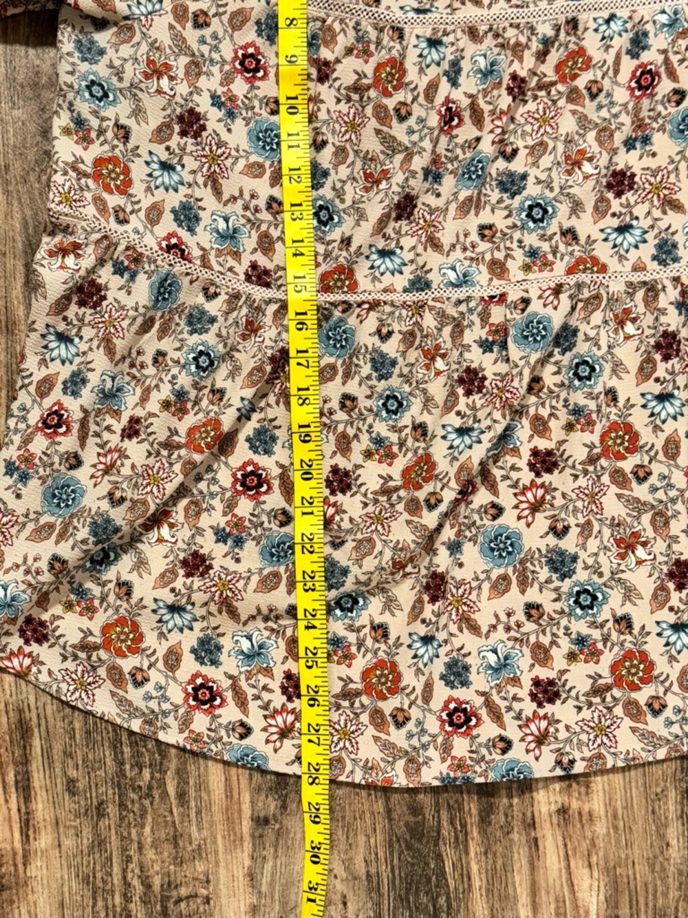 Knox Rose Beige Floral Tiered Tunic with Blue and Red Accents - Picture 6 of 8